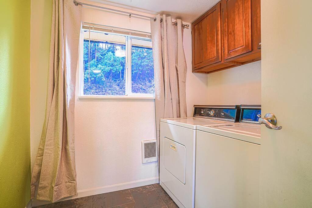 Waterfront Retreat, Relaxation, Fun In Hood Canal Hoodsport Bagian luar foto